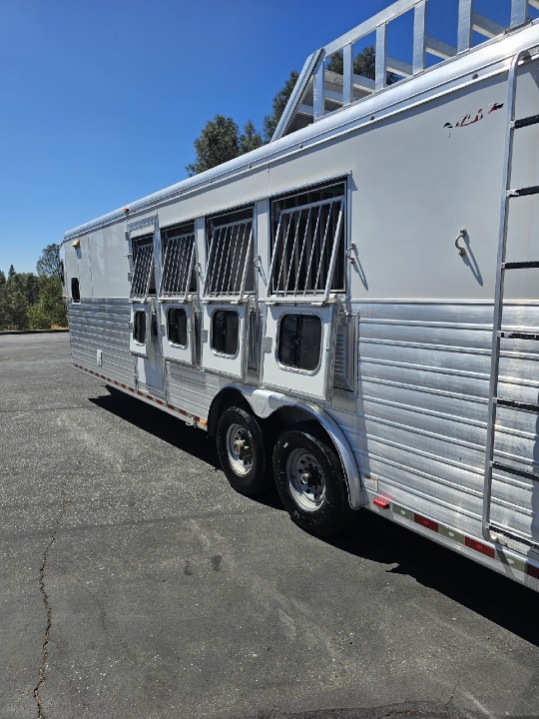 2009 Hart GN 4H Horse Trailer