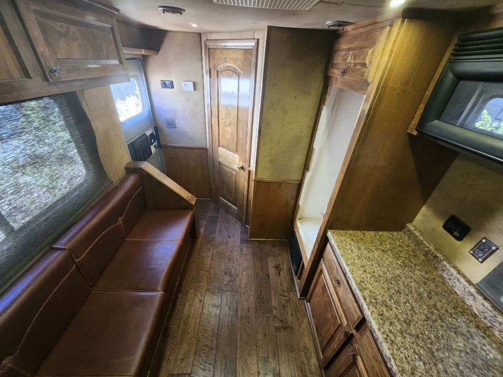 2009 Hart GN 4H Horse Trailer