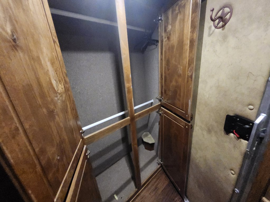 2009 Hart GN 4H Horse Trailer