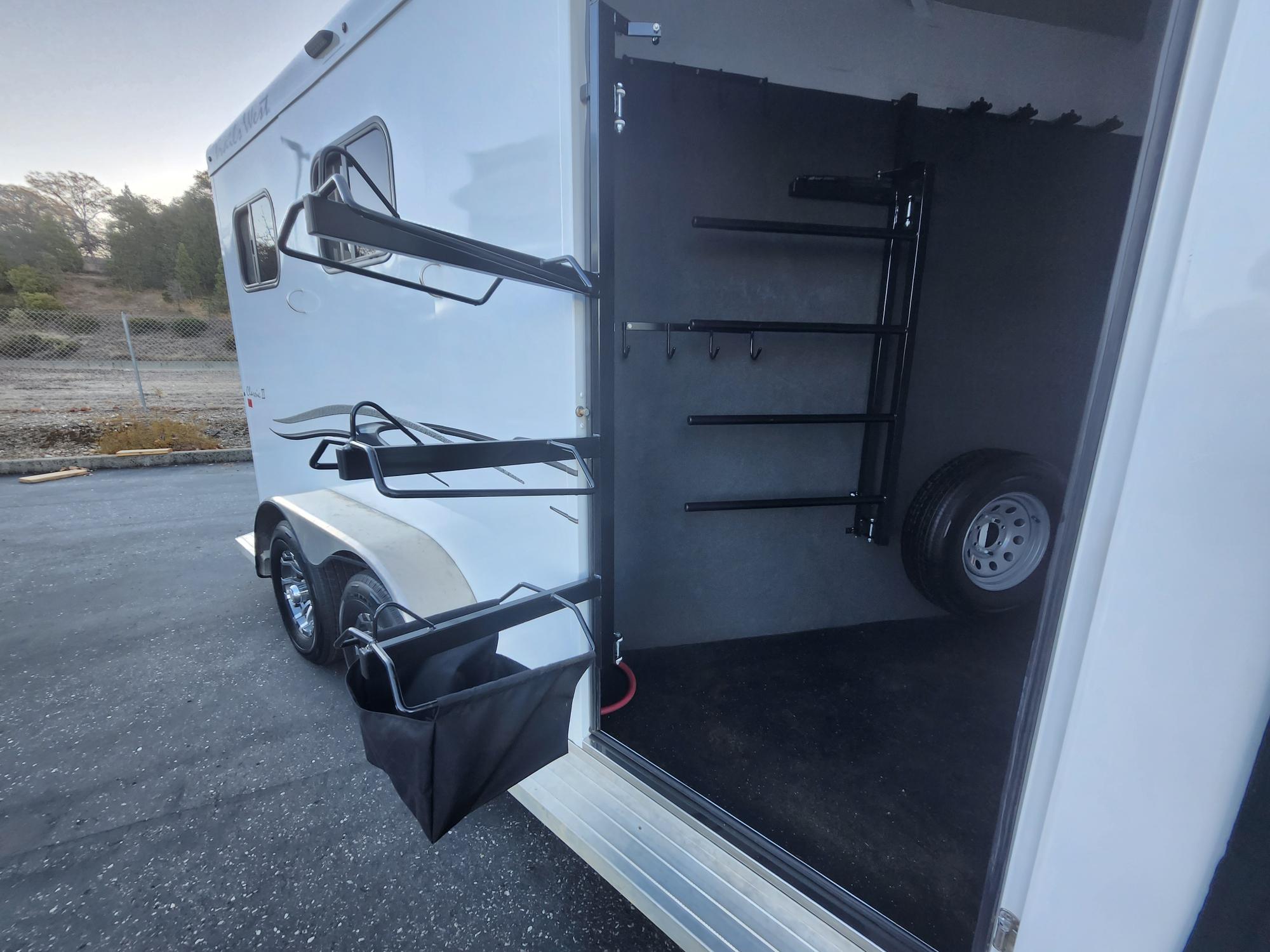 2022 Trails West BP 2H CLASSIC II WB Horse Trailer