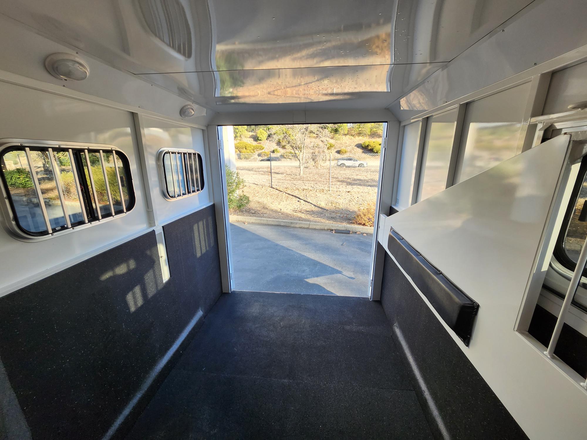 2015 Trails West BP 2H Sierra II WB Horse Trailer