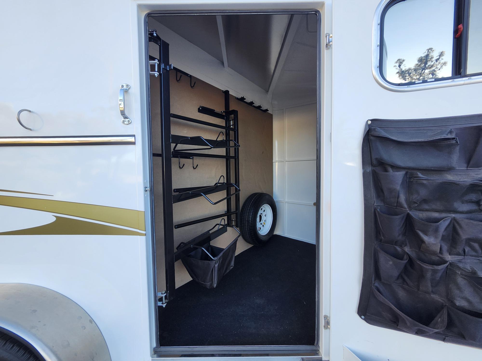 2015 Trails West BP 2H Sierra II WB Horse Trailer