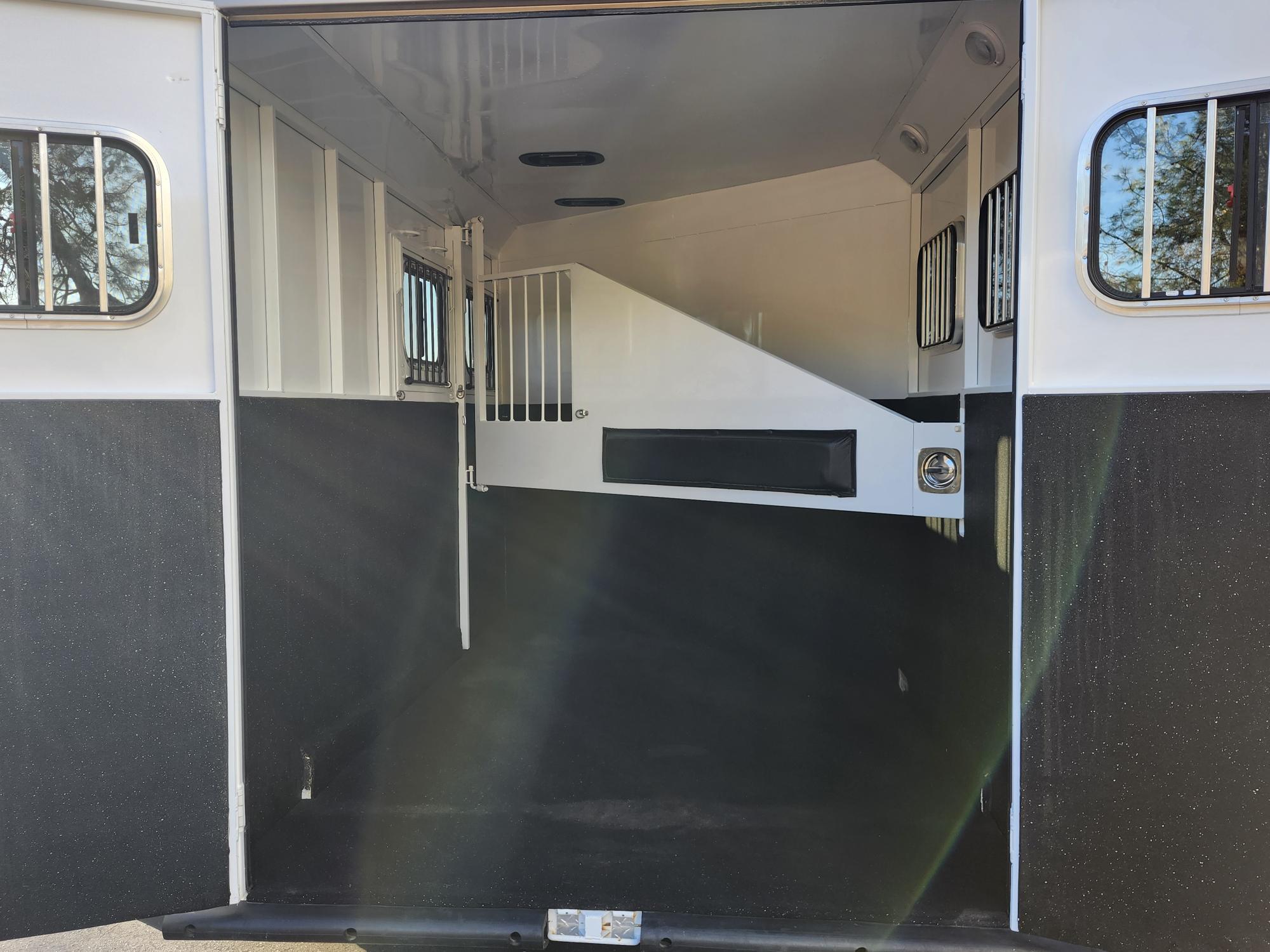 2015 Trails West BP 2H Sierra II WB Horse Trailer