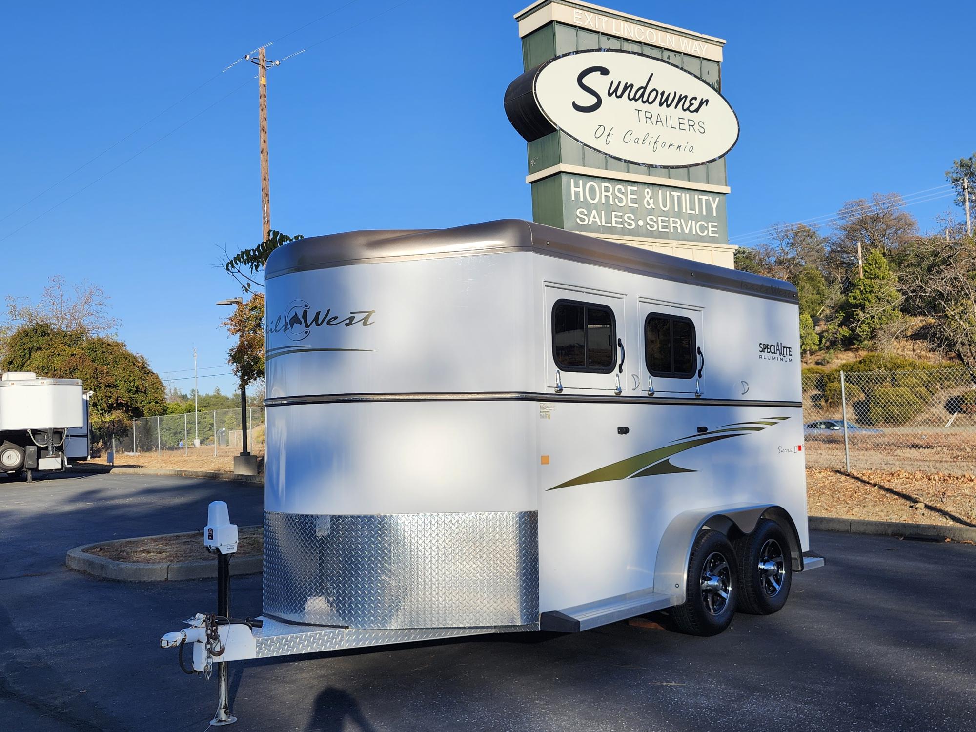 2015 Trails West BP 2H Sierra II WB Horse Trailer