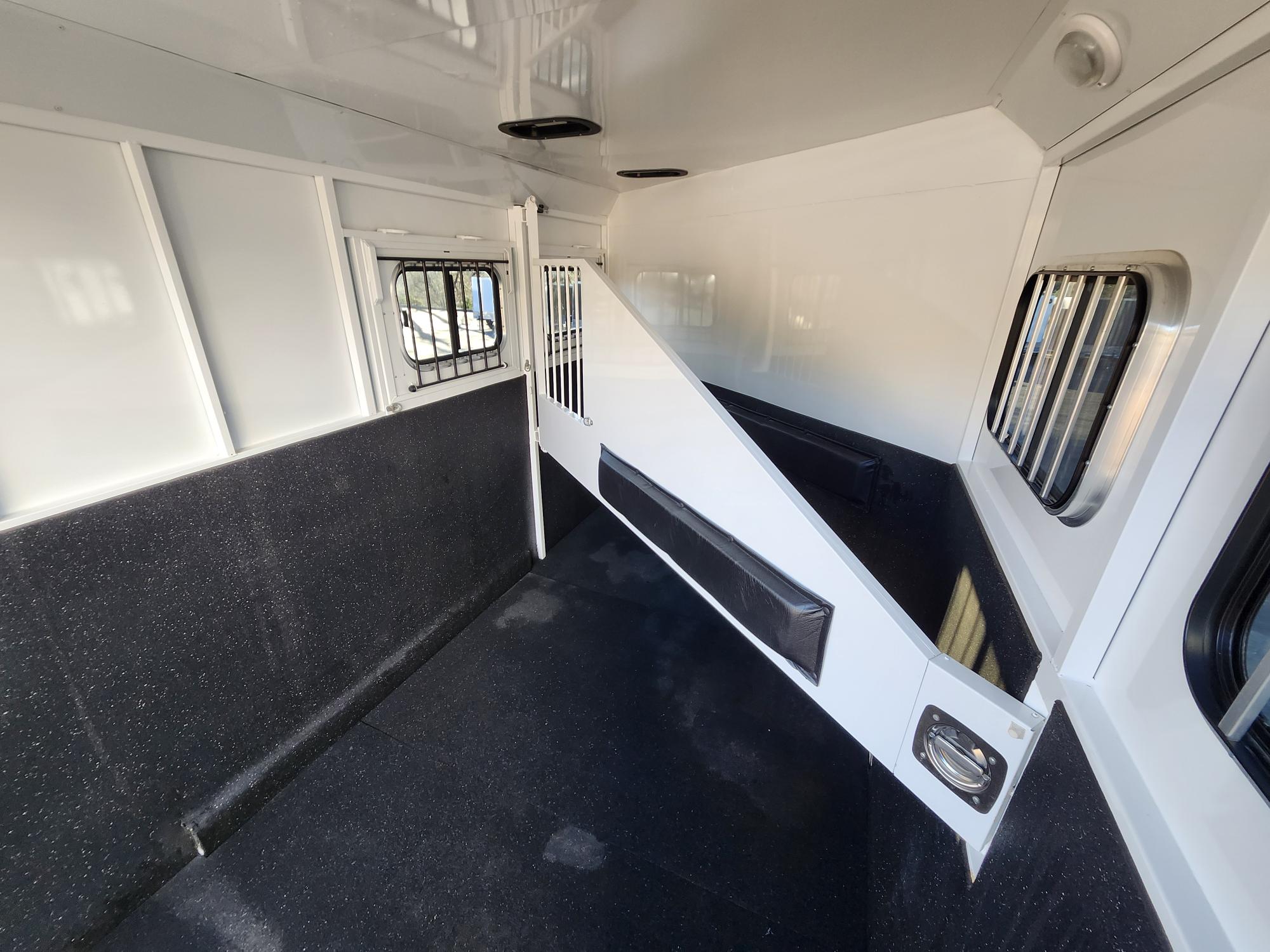 2015 Trails West BP 2H Sierra II WB Horse Trailer