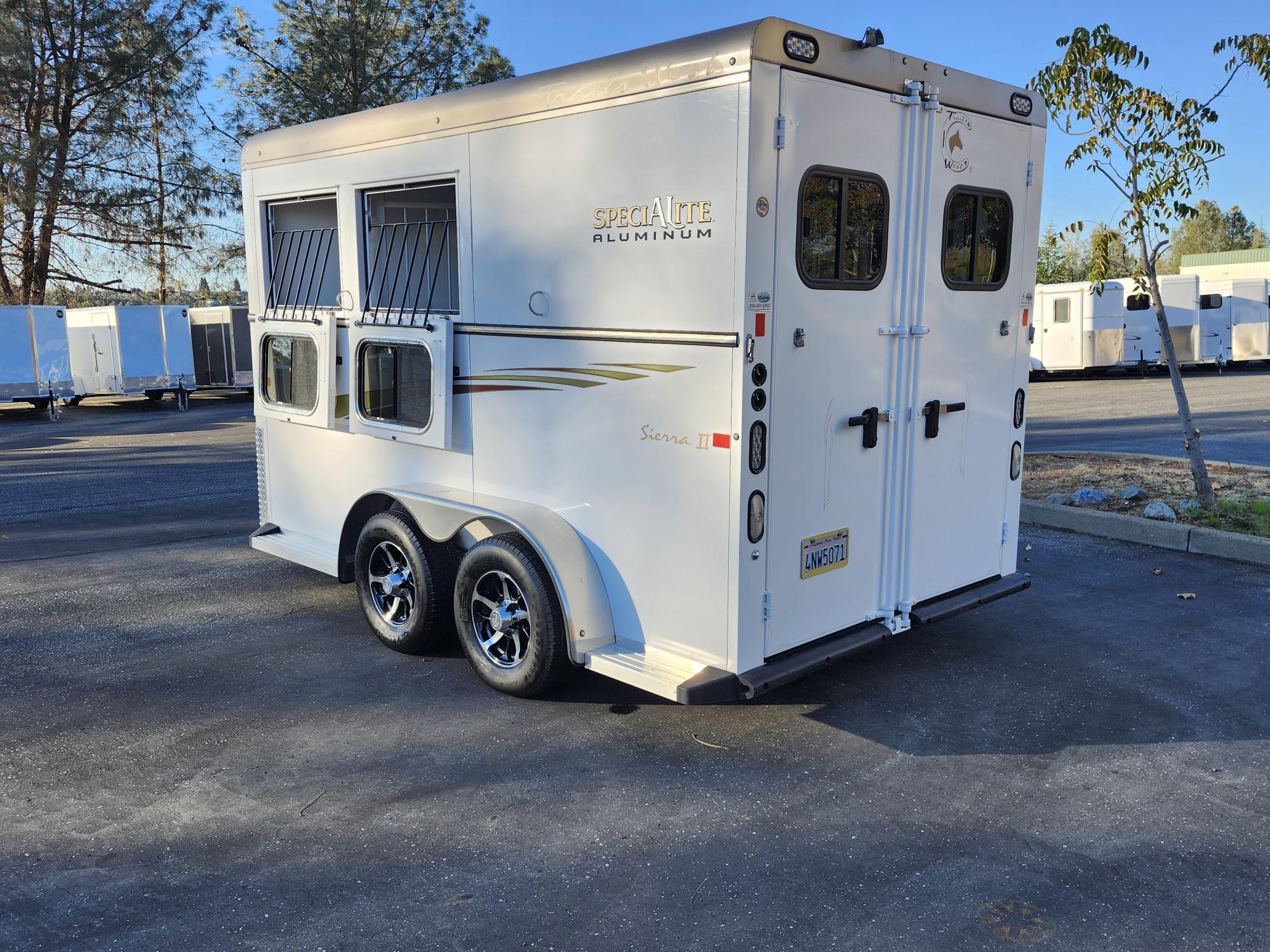 2015 Trails West BP 2H Sierra II WB Horse Trailer
