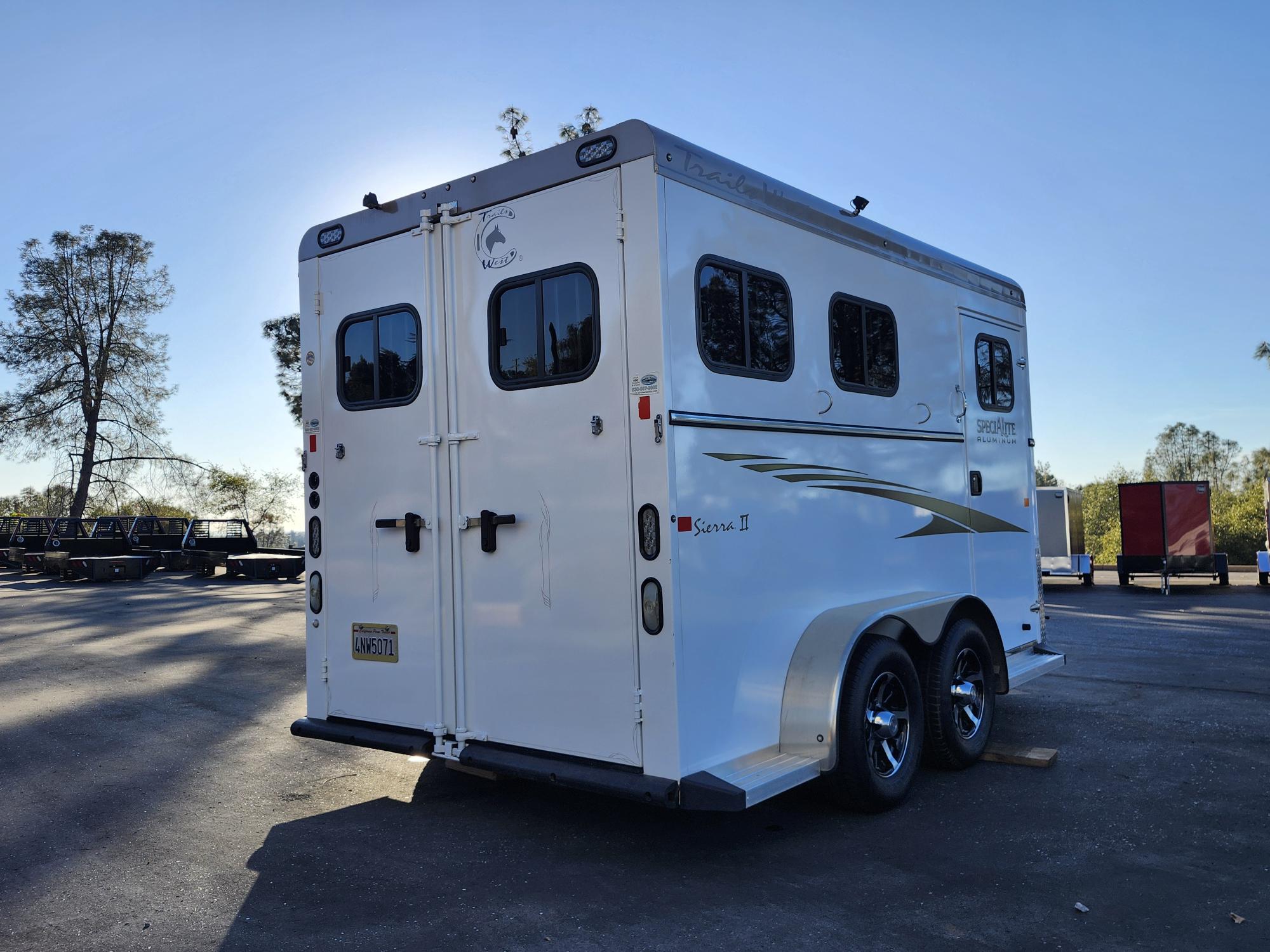 2015 Trails West BP 2H Sierra II WB Horse Trailer
