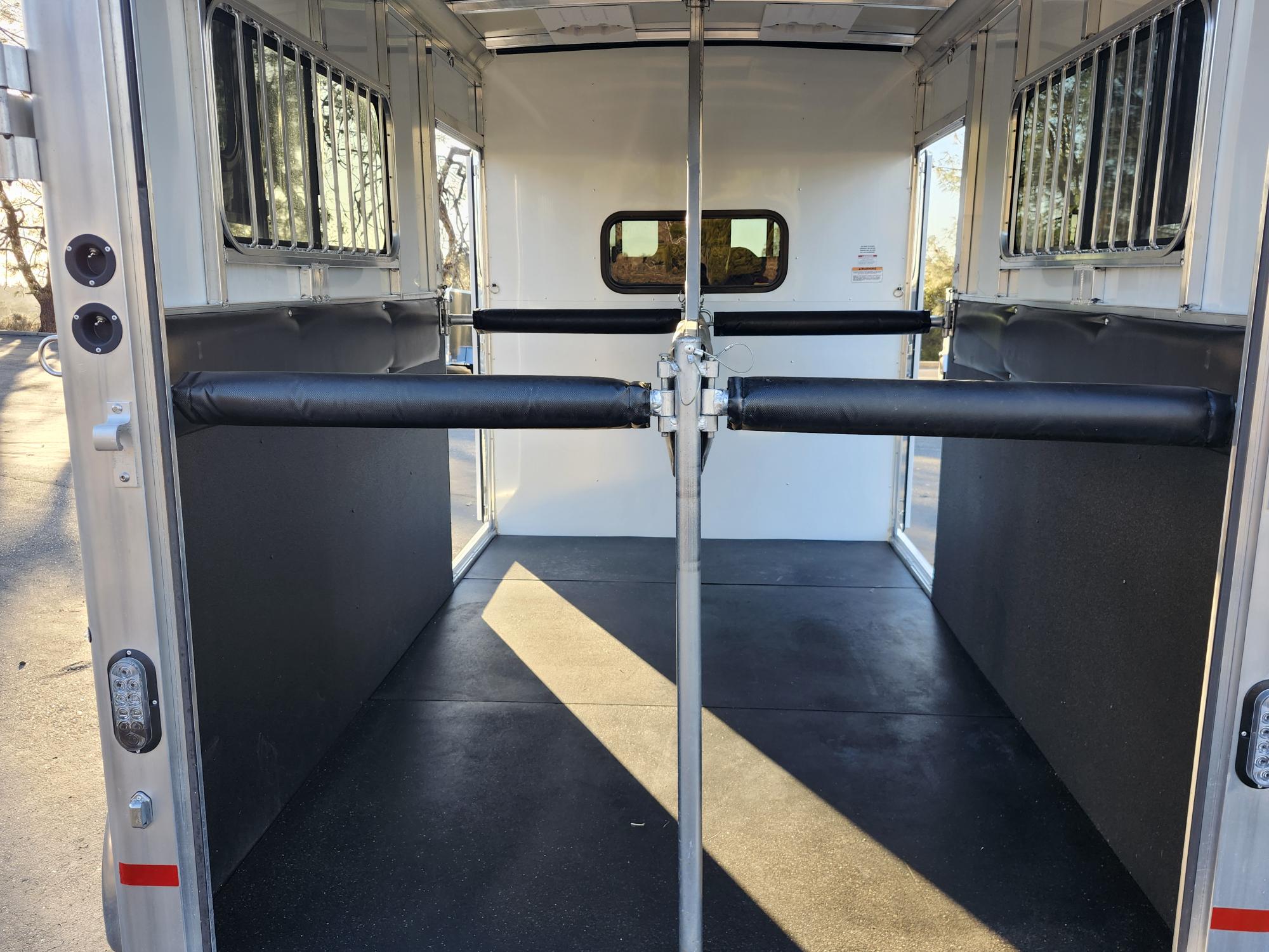 2023 Sundowner BP 2H CHARTER TRSE Horse Trailer