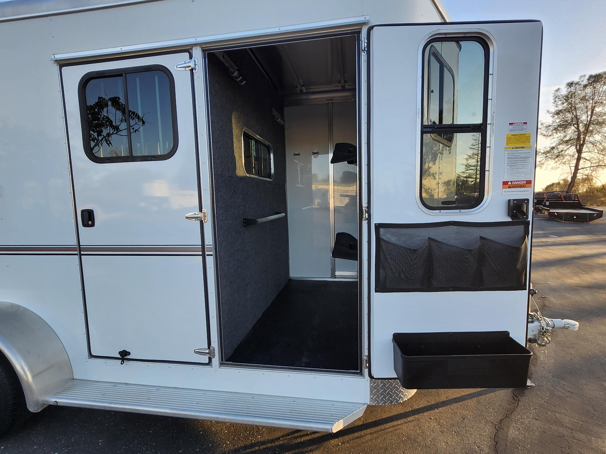 2023 Sundowner BP 2H CHARTER TRSE Horse Trailer