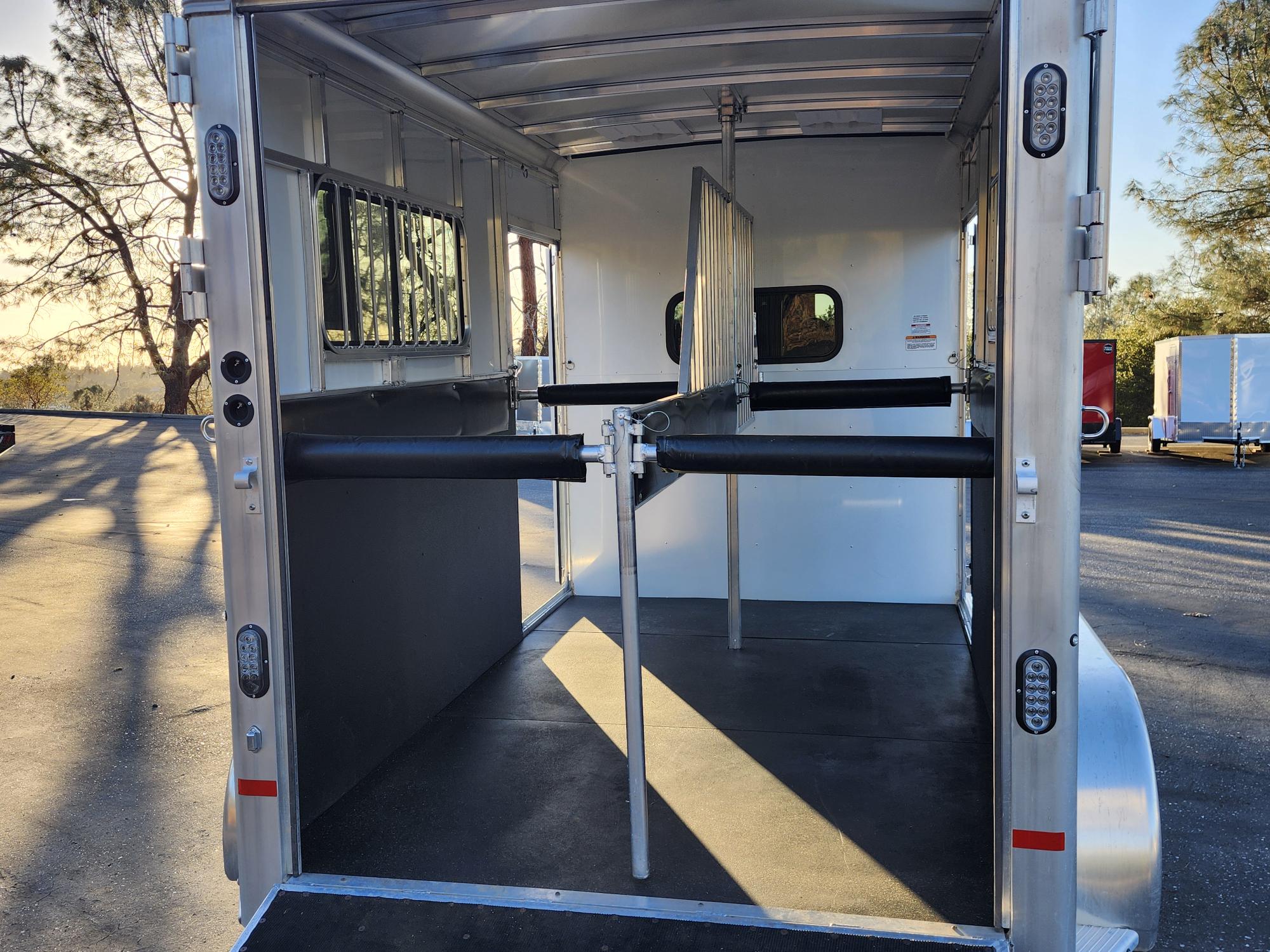 2023 Sundowner BP 2H CHARTER TRSE Horse Trailer