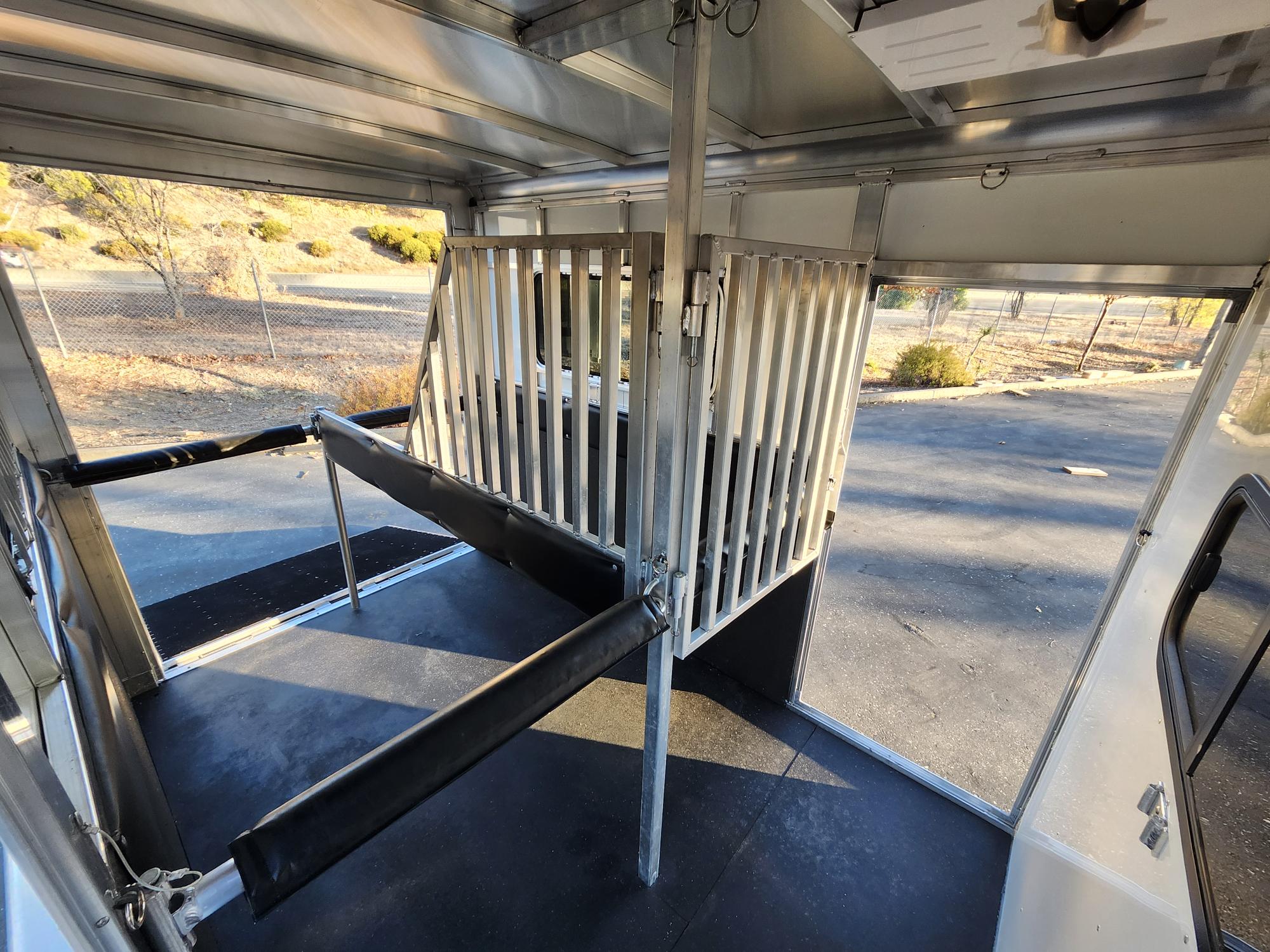 2023 Sundowner BP 2H CHARTER TRSE Horse Trailer