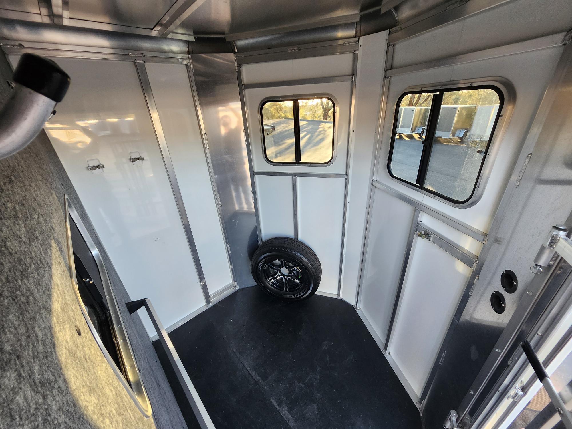 2023 Sundowner BP 2H CHARTER TRSE Horse Trailer