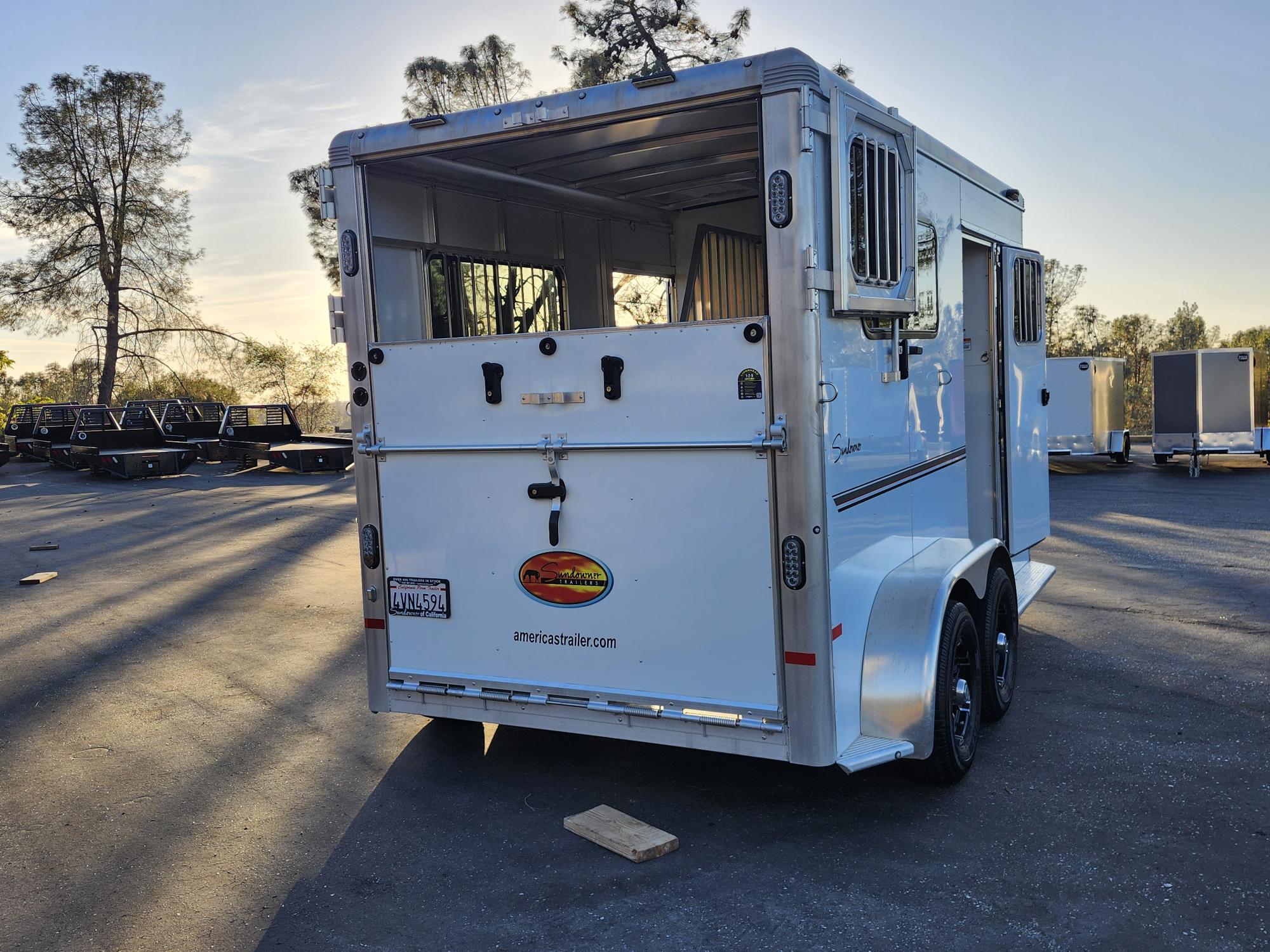 2023 Sundowner BP 2H CHARTER TRSE Horse Trailer