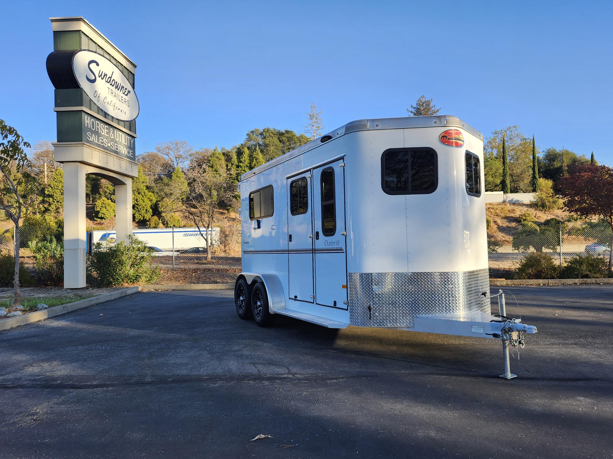 2023 Sundowner BP 2H CHARTER TRSE Horse Trailer
